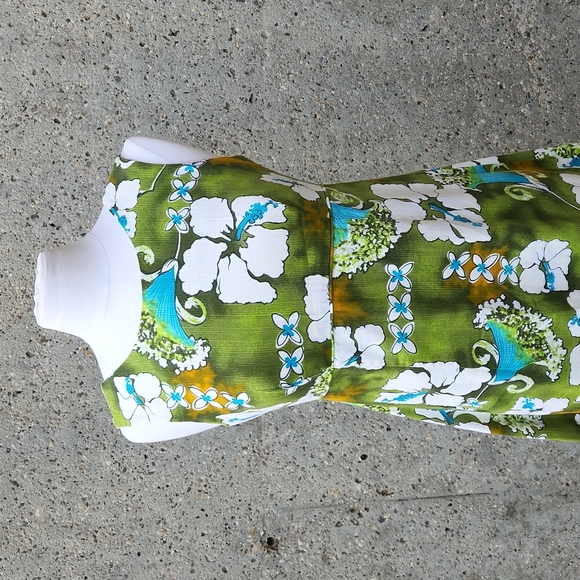 1970s Hawaiian Maxi dress - Picture 3 of 12